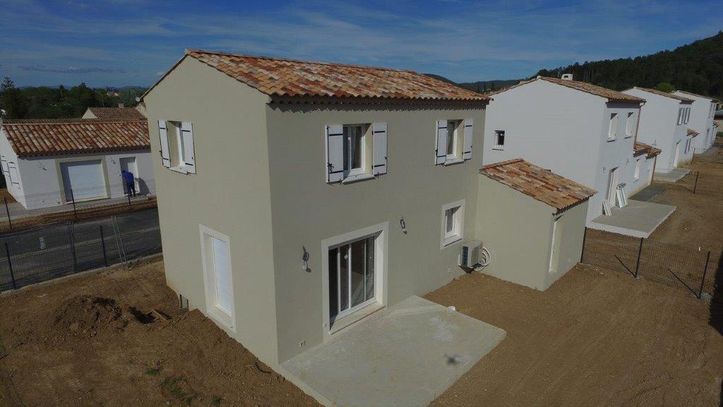Estello villa en R+1
